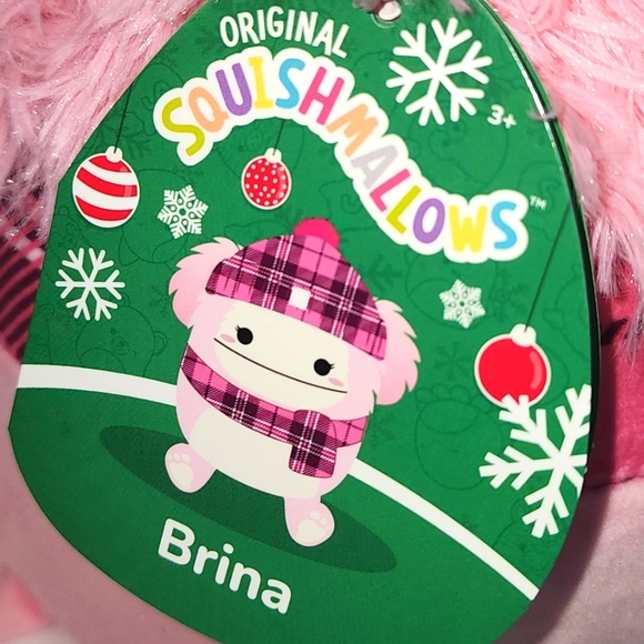 🎄 BRINA 🐾Pink Bigfoot w/Plaid Hat & Scarf Christmas 2023 Original Squishmallow - Picture 3 of 9